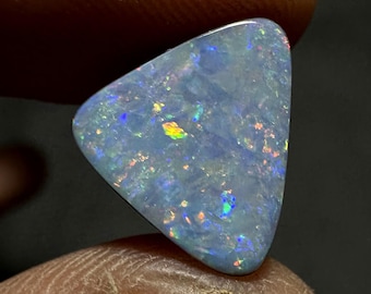 Australian Opal doublet cabochon: edelsteen met meerdere flitsen, 11 x 9 x 3 mm