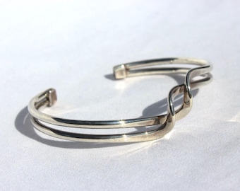 N1368 ヴィンテージ ソリッド スターリングシルバー カフブレスレット