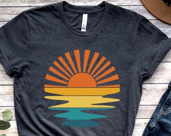 Chemise ondulée rétro Sunset Rays, chemise soleil, chemise rétro Sunshine, tee-shirt Sun Rays, tee-shirt Beachy Vibes, heure d’été rétro, t-shirt Sunset