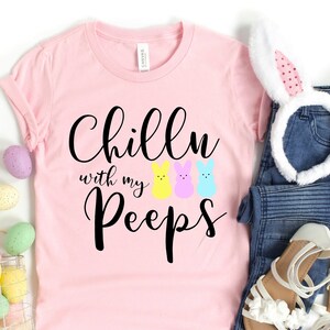 Chilling With My Peeps Shirt, Chilling With My Peeps Shirt, Süßes Ostershirt, Geschenk für Ostern, Peeps Ostershirt, Ostershirt