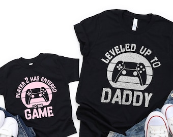 Leveled Up to Daddy, passender Papa Shirt, neuer Vater Geschenk, Vatertag, passender Vater, Geschenk für Mann, Gamer Papa Geschenk, lustiges Papa Shirt
