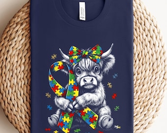 Maglietta mucca delle Highlands per la consapevolezza dell'autismo, maglietta mucca con nastro puzzle, maglietta per la giornata mondiale dell'autismo, regalo per mamme autistiche, felpa con cappuccio mucca con nastro puzzle