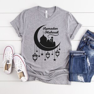 Maglietta EID Mubarak, maglietta musulmana, regalo Ramadan, maglietta Ramadan Mubarak, camicie islamiche, maglietta per bambini musulmani, maglietta Ramadan Kareem immagine 2