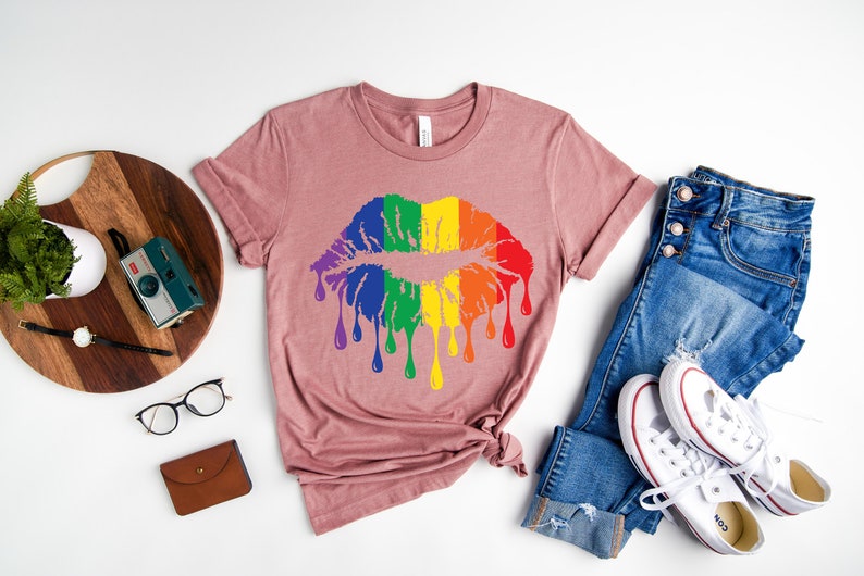 Rainbow Pride Shirt, Rainbow Lips Shirt, Lippen Shirt, Lgbt Shirt, Pride Shirt, Lgbt Pride Shirt, Pride T-shirt, Lgbt, Love Is Love Shirt afbeelding 2