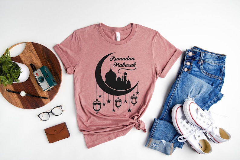 Maglietta EID Mubarak, maglietta musulmana, regalo Ramadan, maglietta Ramadan Mubarak, camicie islamiche, maglietta per bambini musulmani, maglietta Ramadan Kareem immagine 1