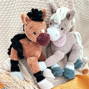Crochet Pattern Horse – Amigurumi PDF – Häkelanleitung Pferde Penelope & Hermes DE/EN