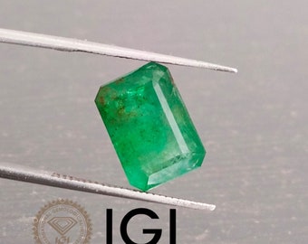 4.63ct IGI Certified Vivid Emerald, 100% Natural Gem