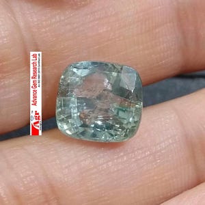 ビッグサイズ認定7.32カラットライトメタリックグリーン天然非加熱セイロンサファイアルース宝石