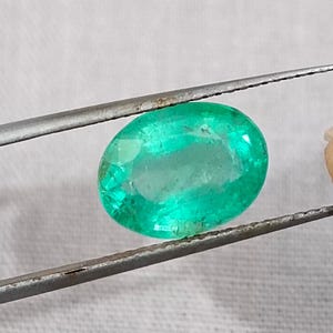 GSI-zertifizierter 3,33 ct Seafoam Green kolumbianischer Smaragd, natürliche Erde abgebauter Edelstein