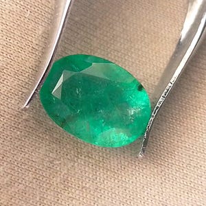 2.35ct lebendige grüne natürliche Smaragd Erde abgebauter loser Edelstein