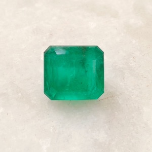 GSI-zertifizierter 4.30ct samtgrüner natürlicher kolumbianischer Smaragd Minor geölte Erde abgebauter loser Edelstein