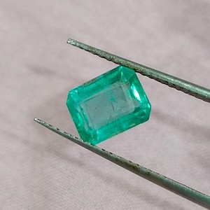 GSI-zertifizierter pastellgrüner kolumbianischer Smaragd von 1,54 Karat, 100% natürlicher Edelstein aus Erde