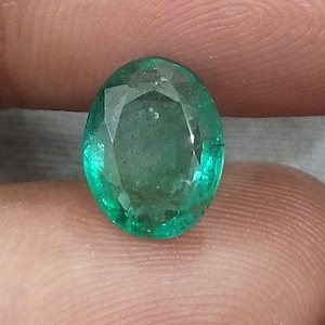 Certified 2.55ct Medium Light Green Natural Emerald Minor Oiled Loose Gemstone