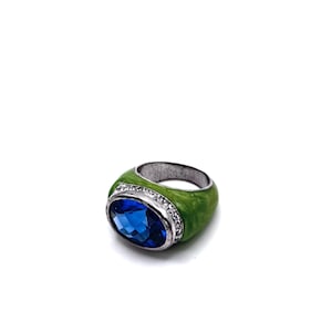 Anillo vintage de esmalte verde lima con centro de imitación de diamante azul, talla 7.25