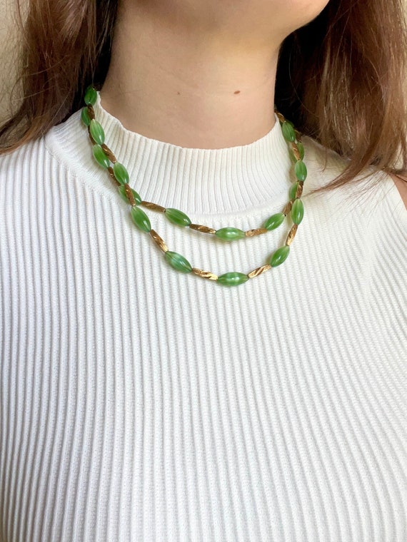 1960’s Vintage Moon-glow Beaded Green and Gold Nec