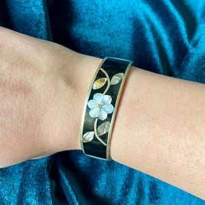 Vintage Black and Iridescent Alpaca Silver Taxco Mexico Cuff Bracelet with Abalone and Mother of Pearl Shell Inlay Floral Design