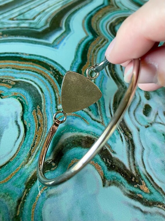 Vintage Silver Tone Bangle: Lilac Cat's Eye, Twis… - image 7