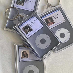 benutzerdefinierte Album MP3-Player Schlüsselbund | kpop, Handyanhänger, Ipod, Anime, Freundschaft, Album, Song