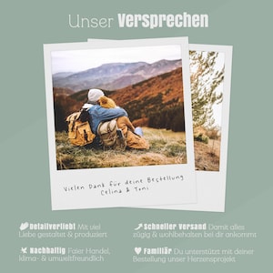 Op de afbeelding: Promotieafbeelding met de tekst "Unser Versprechen" en twee foto's in polaroidstijl. E&eacute;n foto toont een stel dat elkaar omhelst in een berglandschap. De andere toont een boom. Tekst bevat "Vielen Dank f&uuml;r deine Bestellung Celina & Toni."