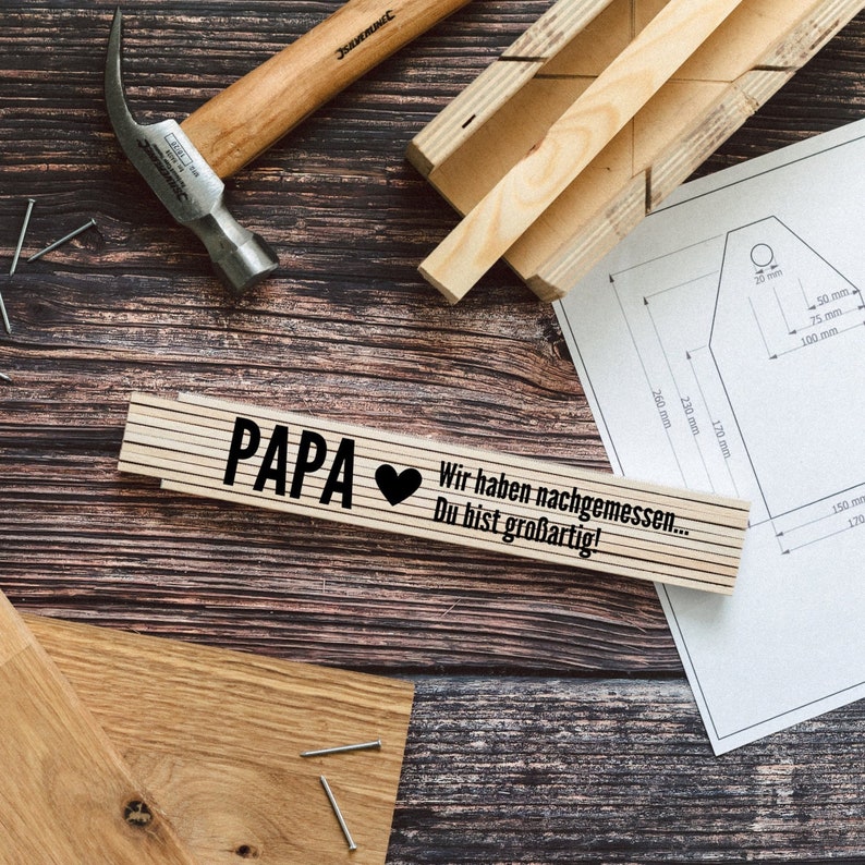 Geschenke für Männer, Zollstock Papa, Vatertagsgeschenk, Papa Geschenk, Papa, Opa Geschenk, Zollstock personalisiert PAPA...wir haben...