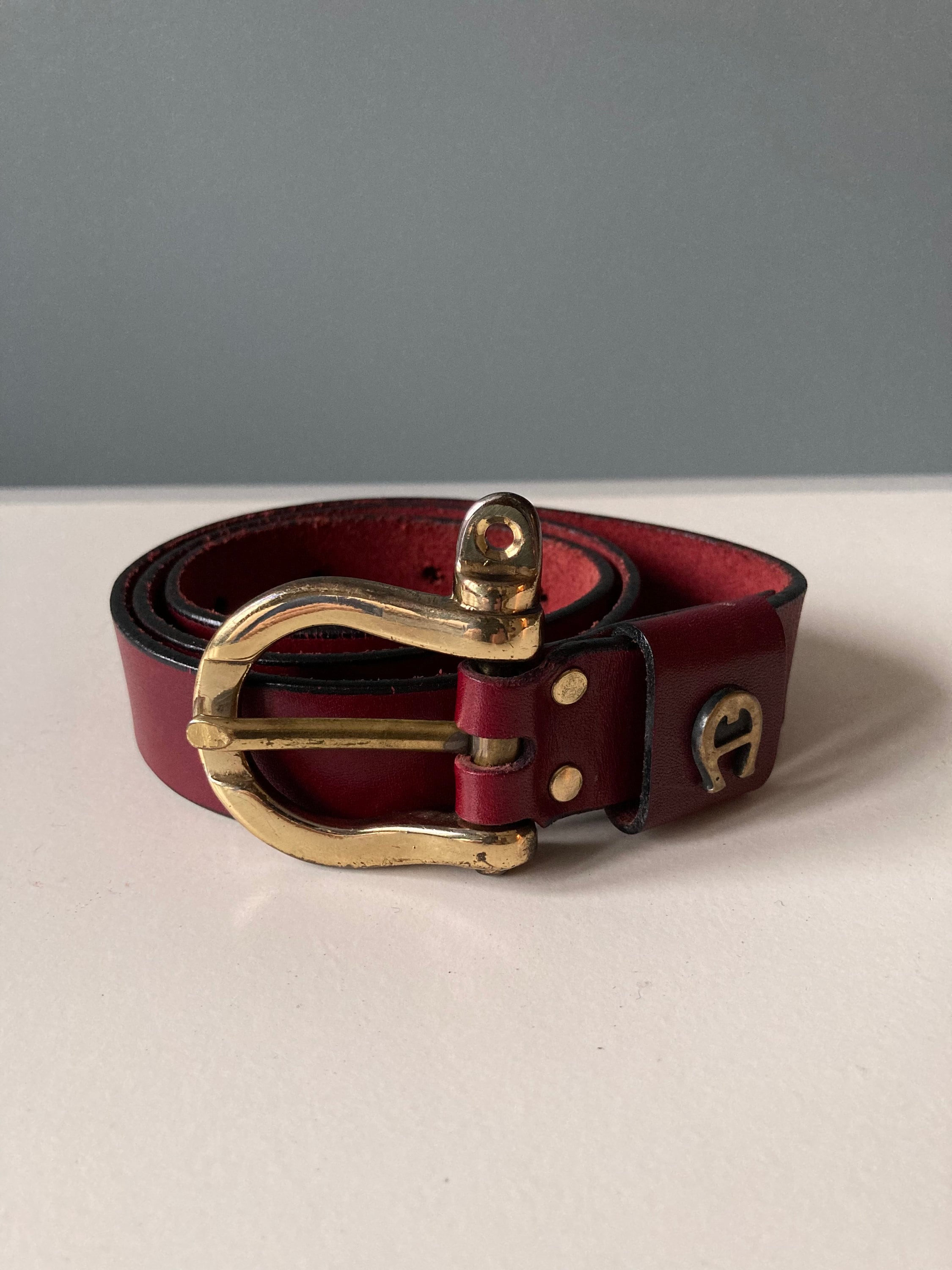 Etienne Aigner 1970s Bordeaux Leather Belt, Golden Buckle  display picture 1