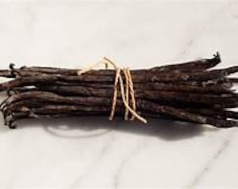 Pure Grade A Organic Vanilla Extract for use in baking, cooking, smoothies, milkshakes, and all sorts of ways!