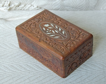 Hand Carved Wooden Box - Vintage Boho-Chic Jewellery Box - Decorative Keepsake Wooden Box