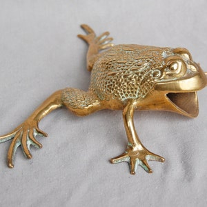 Vintage Brass Frog Figurine - Vintage Toad Figurine Ornament - Natterjack Statue - Mid Century Decor