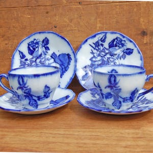Antique Victorian Flow Blue x2 Tea Cups and x4 Saucers – Staffordshire Ironstone China, England – Late 19th Century Blue Floral Pattern