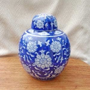 Large Decorative Blue And White Ceramic Ginger Jar With Lid - Vintage Chinese Ceramic - Hand Painted Jar