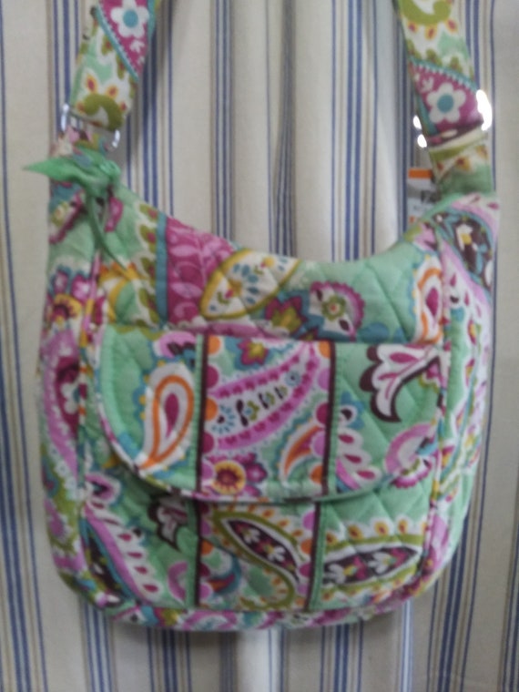 00026 Lovely Vera Bradley Purse.