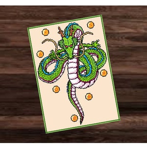 Puede incluir: Un dragón verde con detalles azules y un cuerpo blanco está rodeado de siete esferas naranjas. El dragón está enroscado en una posición defensiva con la cabeza mirando hacia adelante.