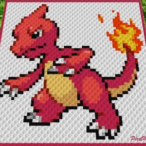 Op de afbeelding: Een pixel art haakpatroon van een rood en geel Pokemon-personage, Charizard, met een vlammende staart. Het patroon is op een witte achtergrond met een rode rand.