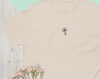 Camiseta de flores, diseño de bordado, estampado minimalista pequeño.