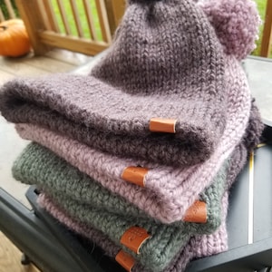 Knitted Hat with Removable Pom