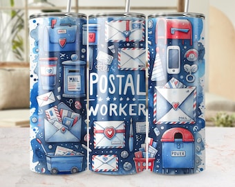 Könnte beinhalten: Ein blau-weißer Becher mit dem Thema Postbote. Das Design umfasst Briefkästen, Umschläge und die Worte "Postal Worker". Der Becher hat einen Strohhalm und ist mit Illustrationen im Aquarellstil verziert.