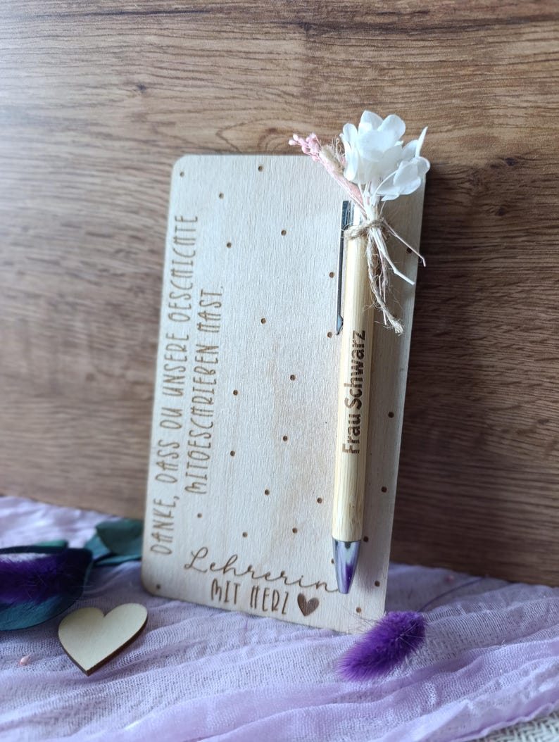 Abschied Geschenk für Lehrerin, Danke Geschenk, Geschenk für die Lehrerin, Geschenk für Lehrer Grundschule, Geschenk für Lehrerin, Geschenk für Lehrerin Abschied, Geschenk Lehrer, Geschenk Lehrerin Abschied, Geschenk Lehrerin Grundschule, Kugelschreiber Graviert, Lehrerin Geschenkidee, Lehrerin mit Herz, Persönliches Geschenk