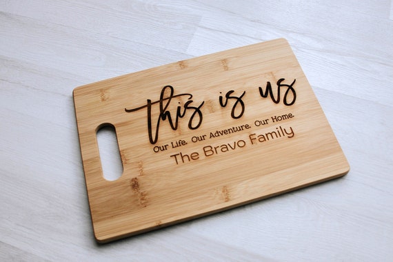 Mom Knows Best Engraved Rectangle Bamboo Cutting Board