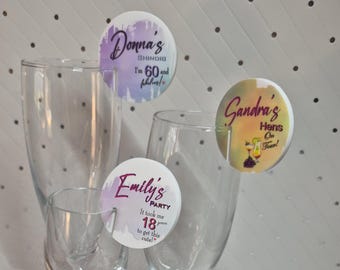 Etiquetas de acrílico personalizadas para bebidas, dijes de vidrio con impresión UV, regalos para despedidas de soltera, etiquetas para bebidas, etiquetas para copas de cóctel, etiquetas para fiestas.
