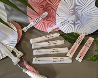 Abanicos plegables de mano con forma de corazón, abanicos para bodas, recuerdos para la fiesta nupcial, abanicos, abanicos para despedidas de soltera, recuerdos personalizados grabados.