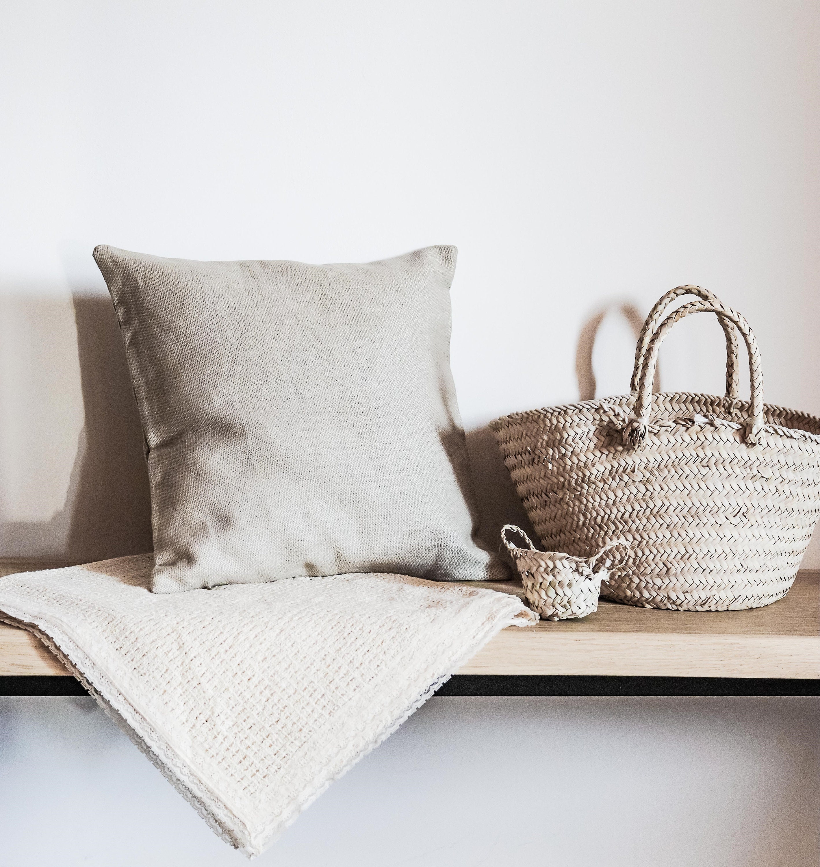 Housse de Coussin Décoratif - Beige Uni Atelier Modestine L Livraison Mondial Relay