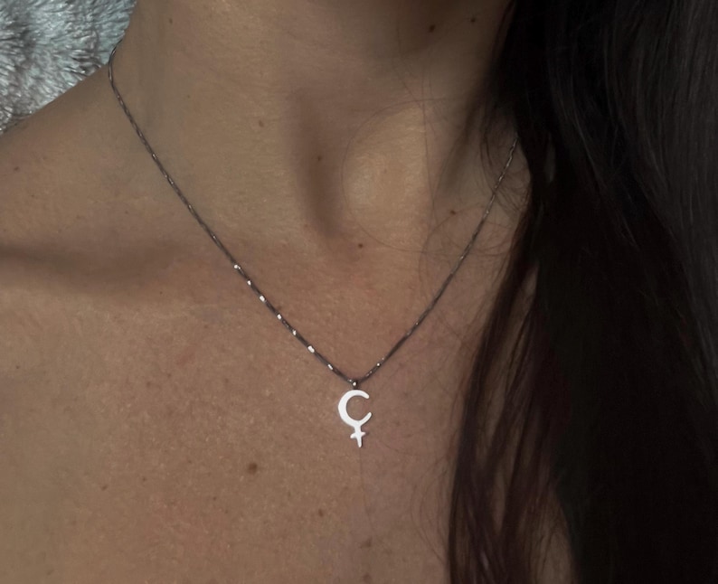 Lilith silver necklace
