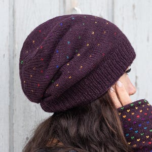 warme Beanie Wollmütze "Modell Lizzy Regenbogen" gefütterte Strickmütze, warme Wintermütze