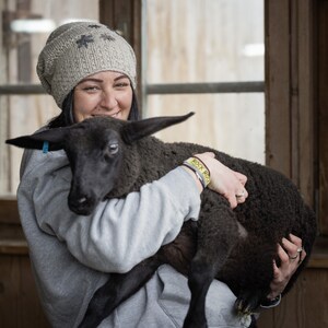 Beanie Wollmütze Modell Jolien komplett mit Fleece gefüttert Bild 2