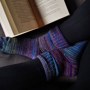 Bunte Stricksocken in fließenden Farben warme Socken Bild 2