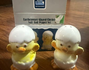 Hatching Chick Salt and Pepper Shaker, Vintage Chicks Salt and Pepper Shaker, Cute Salt and Pepper Shaker,