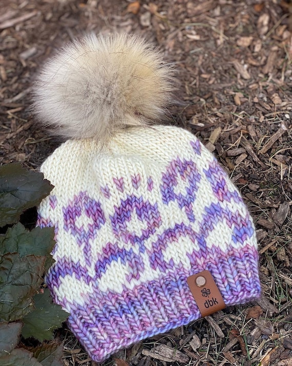 Handknit Merino Wool Beanie: Lilac Rose Pattern, Faux Fur  display picture 3