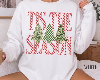 Sudadera "Tis The Season", regalo para el árbol de Navidad, suéter navideño a rayas, regalo festivo para las fiestas, suéter navideño acogedor de cuello redondo.