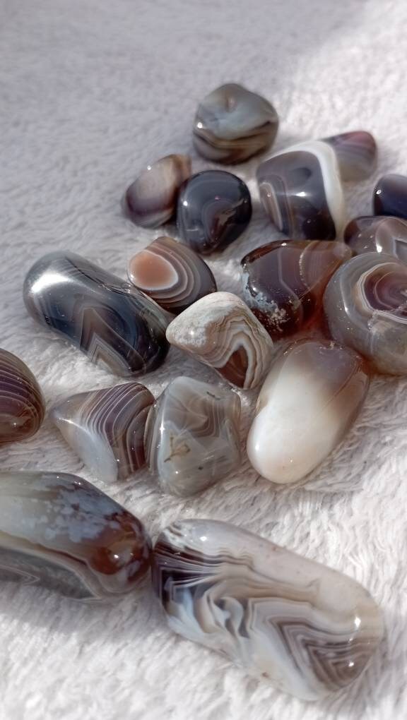 Pierre Roulée de Lithothérapie Agate Du Botswana Prospérité Courage Joie Baume Au Coeur Tristesse So