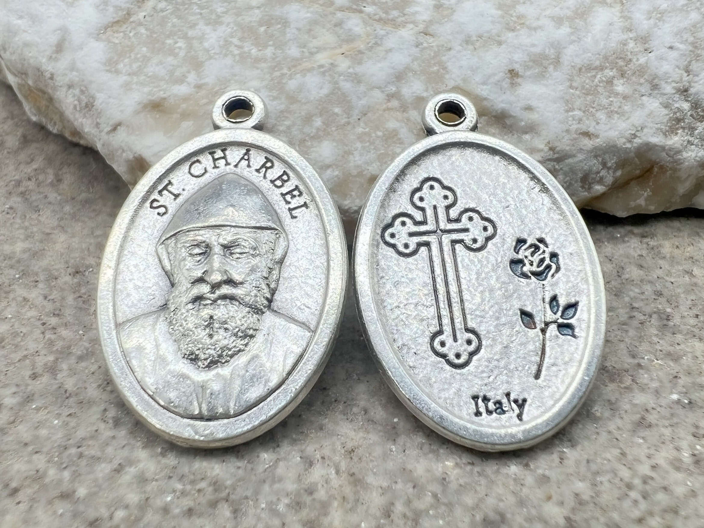 MÉDAILLES CATHOLIQUES EN GROS 1 5 10 25 Saint St Charbel Sharbel Makhlouf Médaille Pendentif Charme, Médailles Catholiques Lot, Bijoux Catholiques Vrac